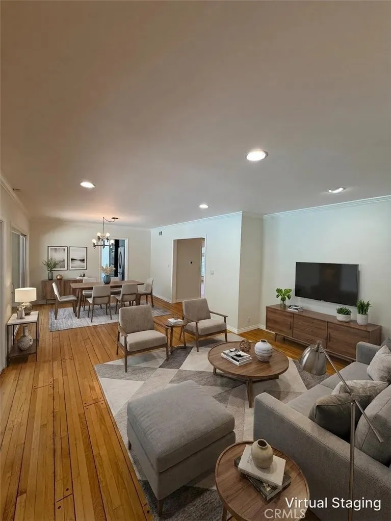 18836 La Amistad Tarzana, CA 91356