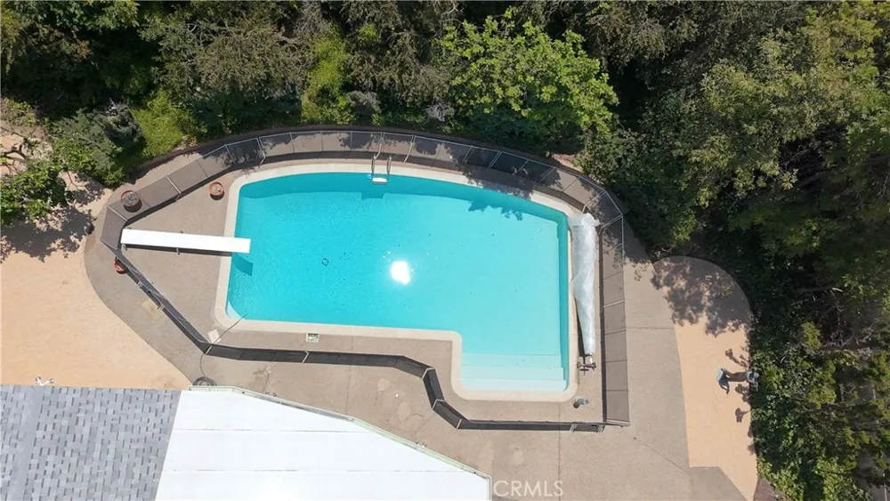 18836 La Amistad Tarzana, CA 91356