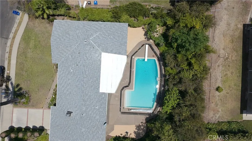 18836 La Amistad Tarzana, CA 91356
