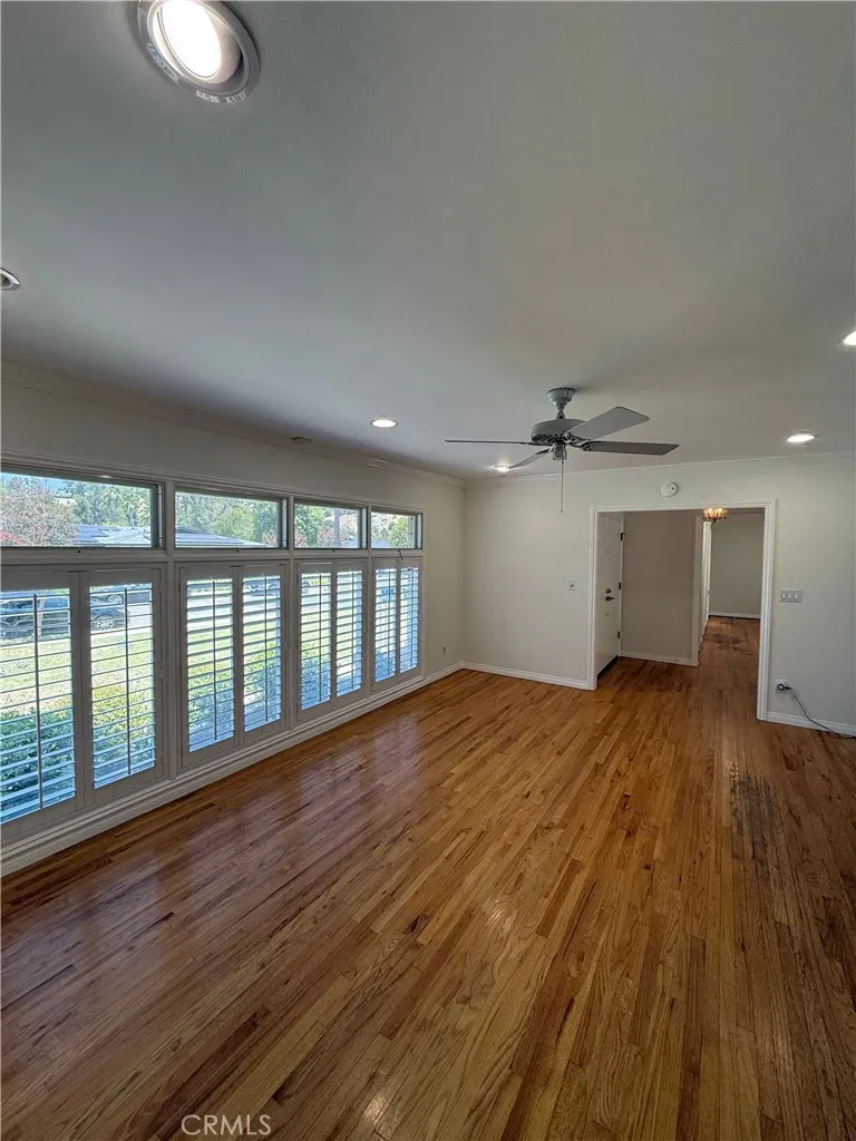 18836 La Amistad Tarzana, CA 91356