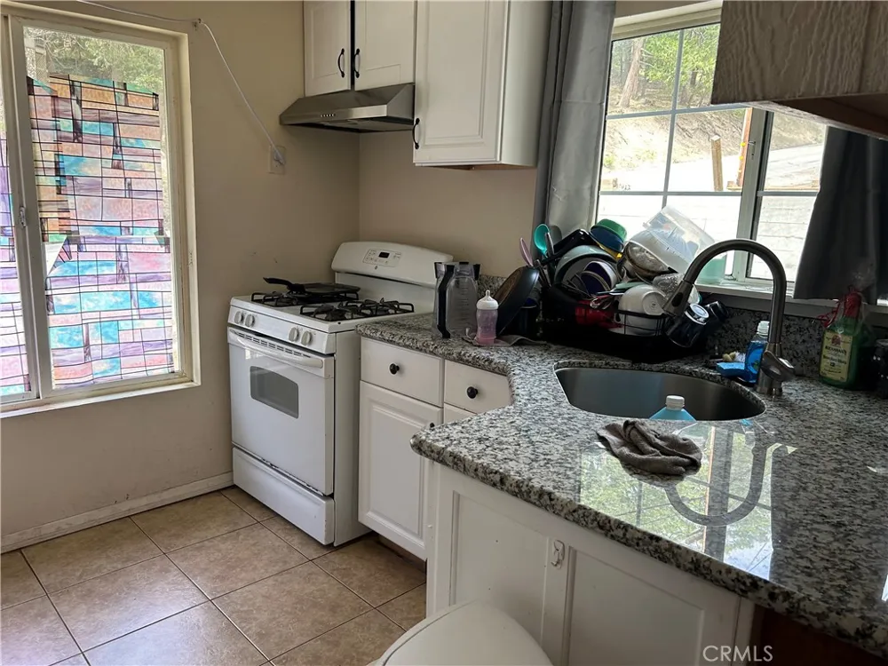 29228 Hook Creek Cedar Glen, CA 92321