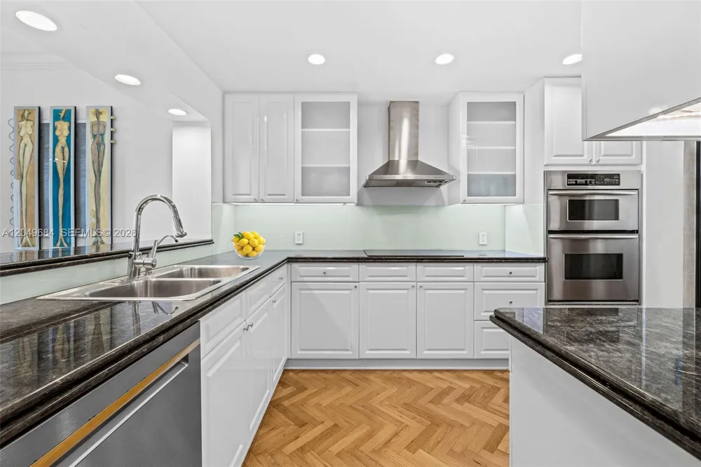 2432 Fisher Island Dr #5302 Miami Beach, FL 33109