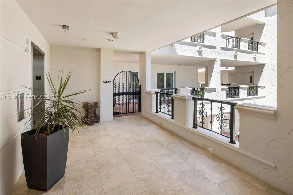2432 Fisher Island Dr #5302 Miami Beach, FL 33109