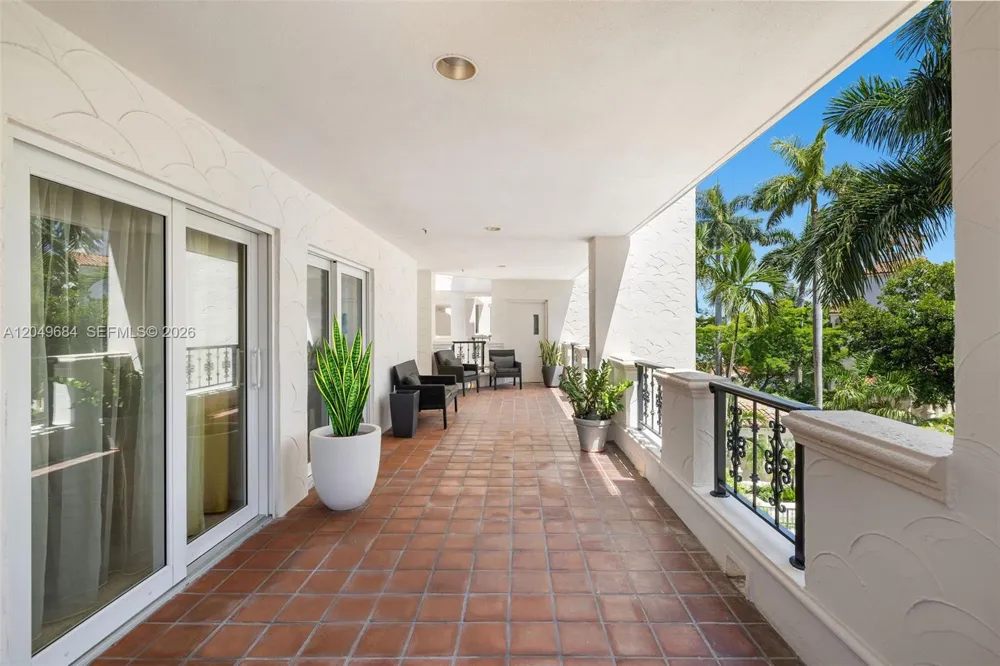 2432 Fisher Island Dr #5302 Miami Beach, FL 33109