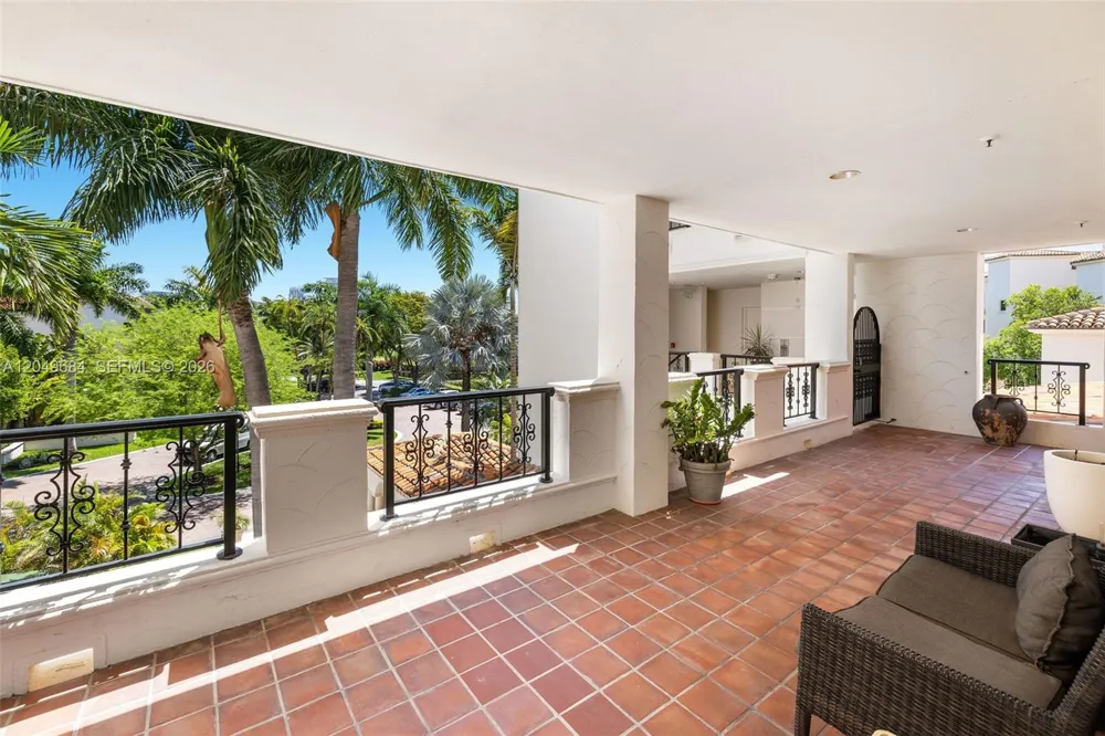 2432 Fisher Island Dr #5302 Miami Beach, FL 33109