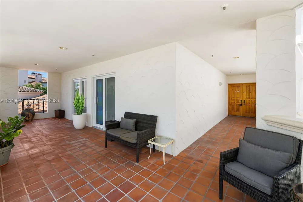 2432 Fisher Island Dr #5302 Miami Beach, FL 33109