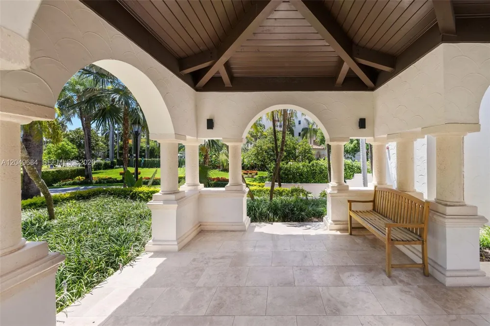 2432 Fisher Island Dr #5302 Miami Beach, FL 33109