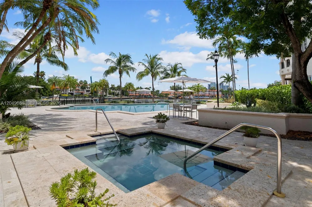 2432 Fisher Island Dr #5302 Miami Beach, FL 33109
