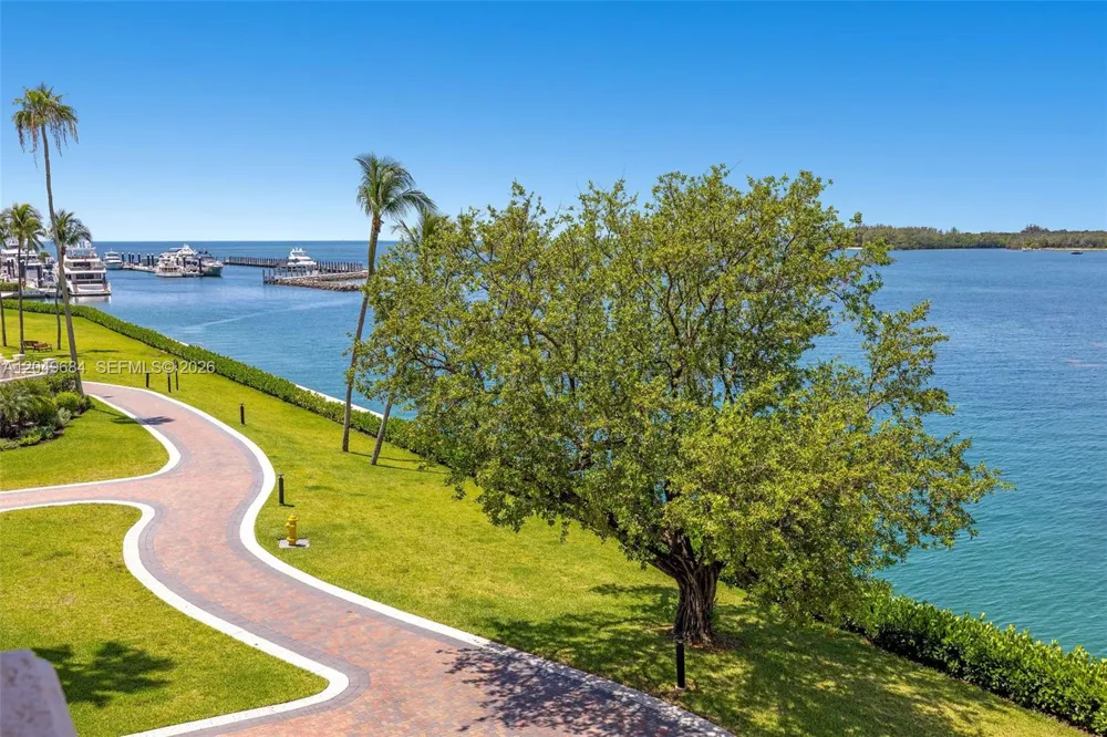 2432 Fisher Island Dr #5302 Miami Beach, FL 33109