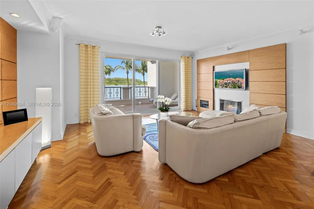 2432 Fisher Island Dr #5302 Miami Beach, FL 33109
