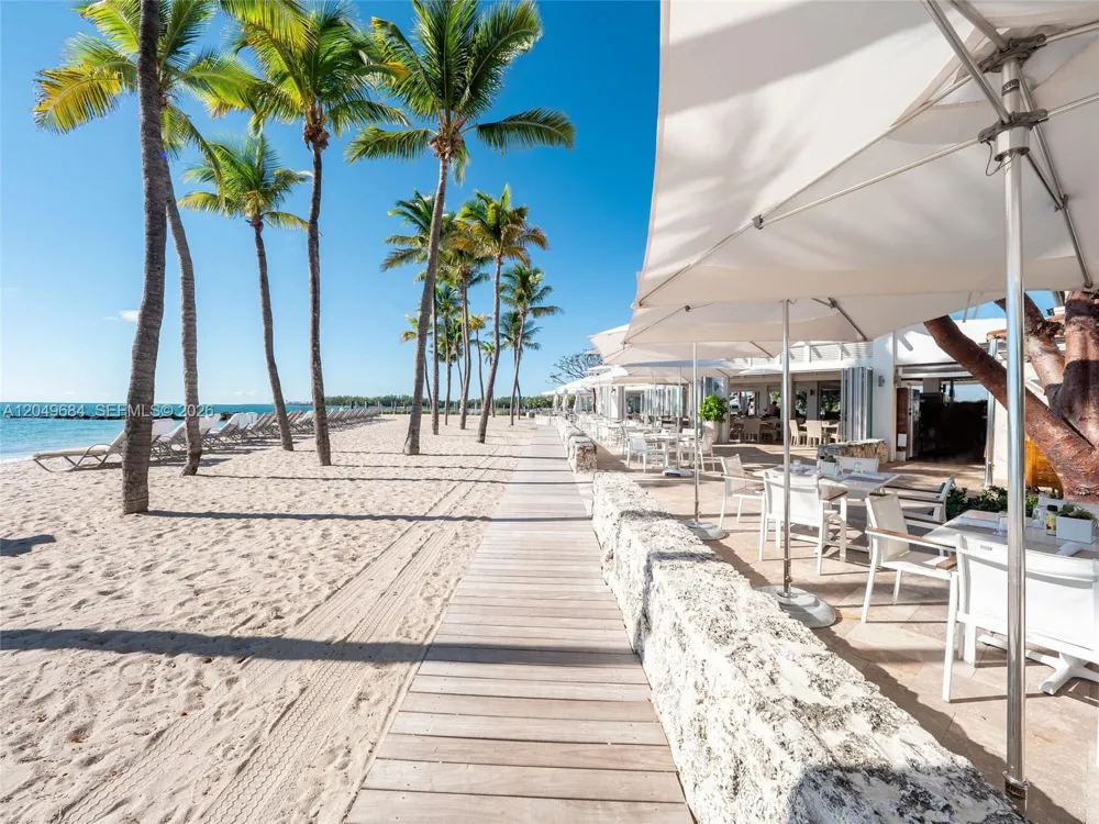2432 Fisher Island Dr #5302 Miami Beach, FL 33109