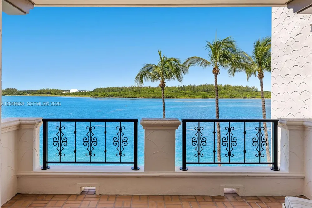2432 Fisher Island Dr #5302 Miami Beach, FL 33109