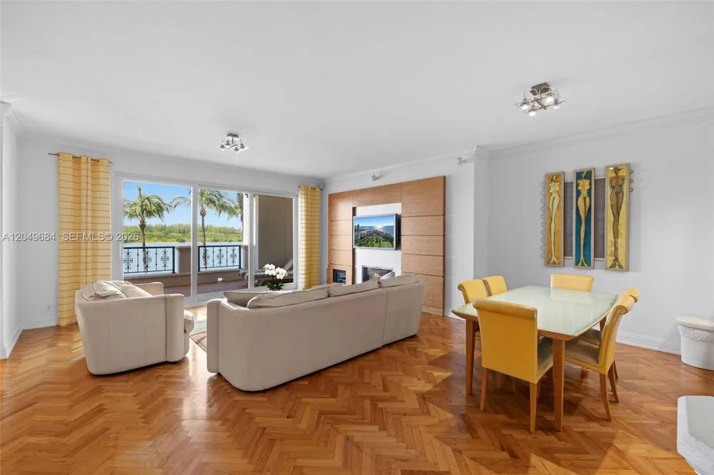 2432 Fisher Island Dr #5302 Miami Beach, FL 33109