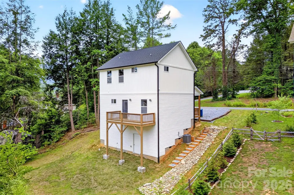 88 Walker Street Black Mountain, NC 28711