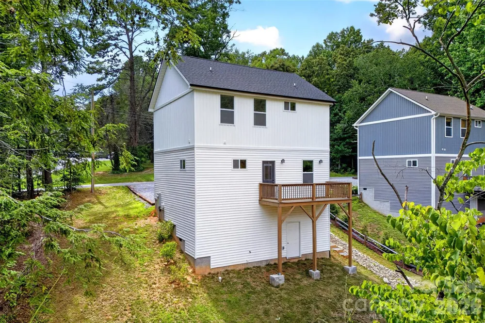 88 Walker Street Black Mountain, NC 28711