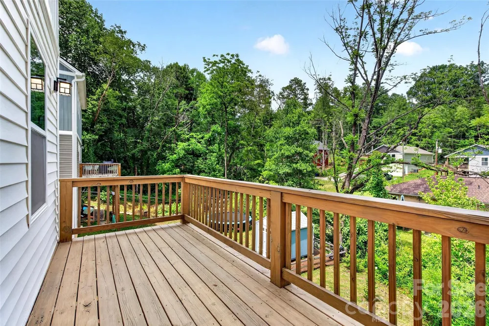 88 Walker Street Black Mountain, NC 28711