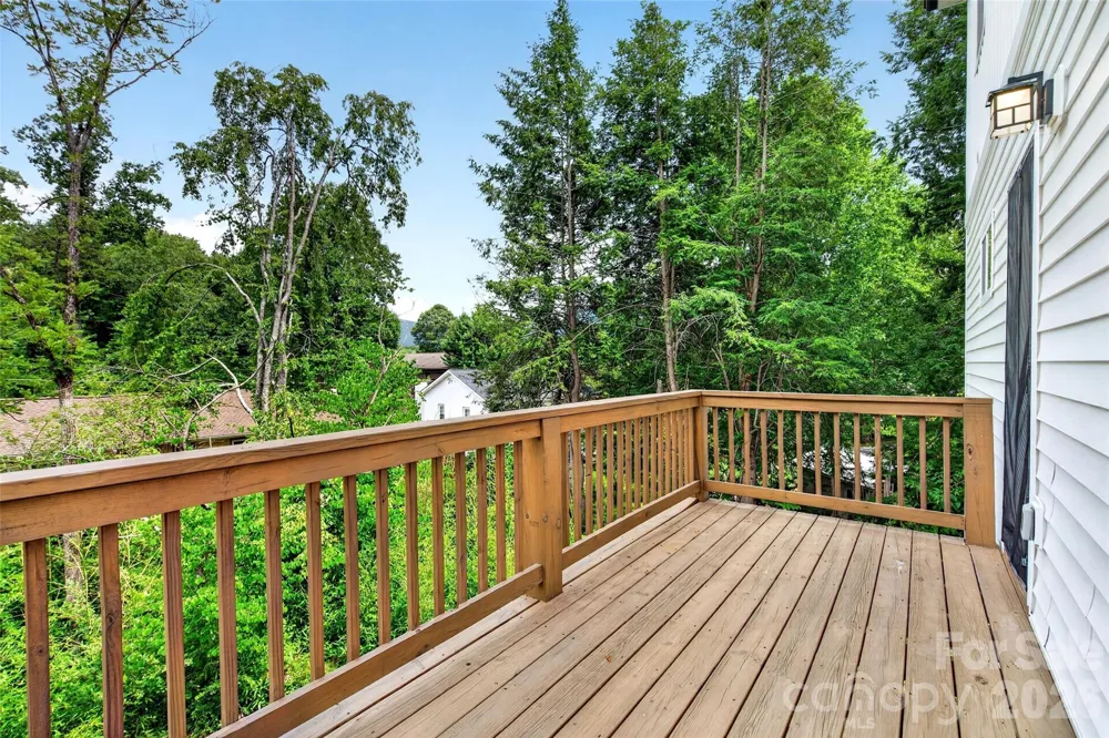 88 Walker Street Black Mountain, NC 28711