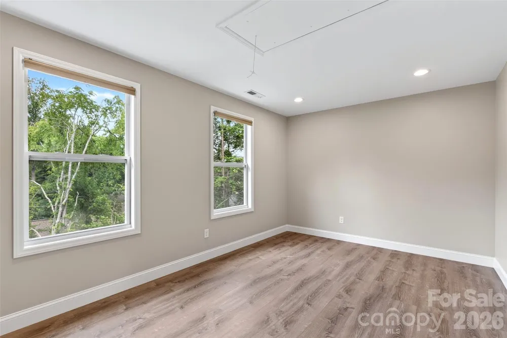 88 Walker Street Black Mountain, NC 28711
