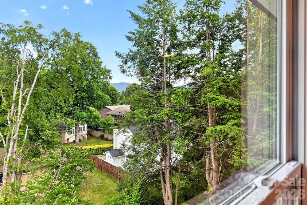 88 Walker Street Black Mountain, NC 28711