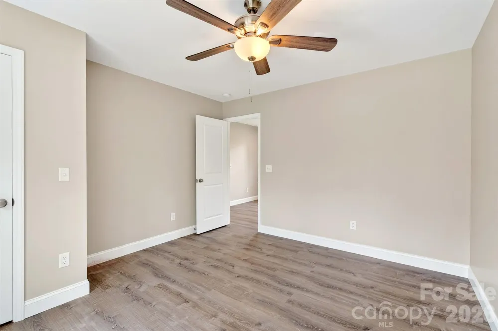 88 Walker Street Black Mountain, NC 28711
