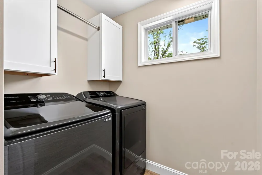 88 Walker Street Black Mountain, NC 28711