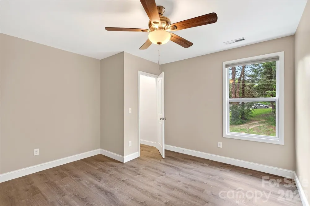 88 Walker Street Black Mountain, NC 28711
