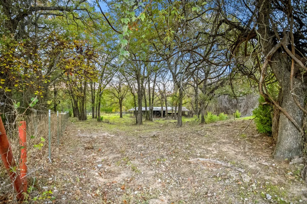 199 Cheyenne Trail Springtown, TX 76082