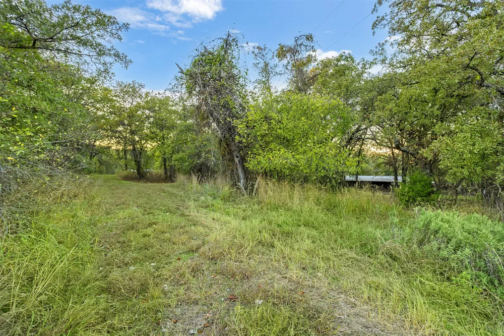 199 Cheyenne Trail Springtown, TX 76082