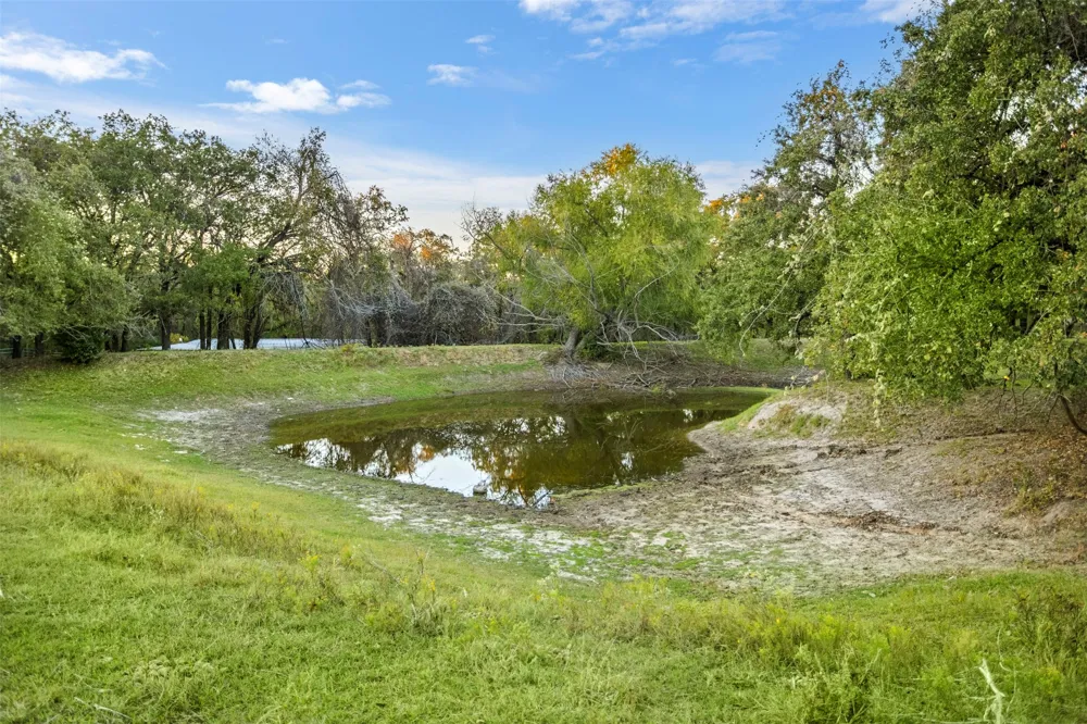 199 Cheyenne Trail Springtown, TX 76082