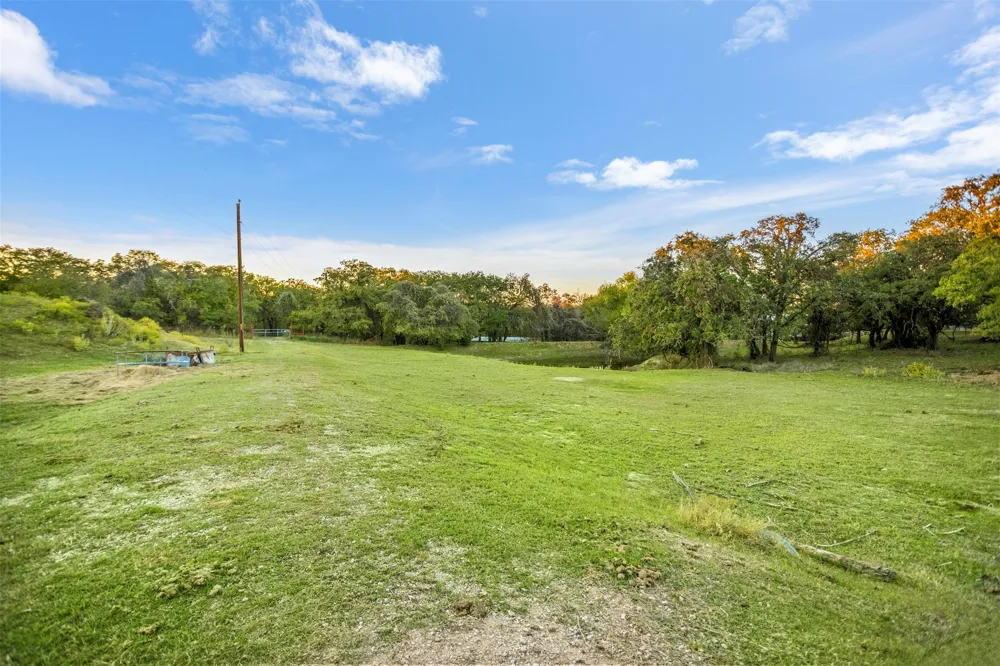 199 Cheyenne Trail Springtown, TX 76082