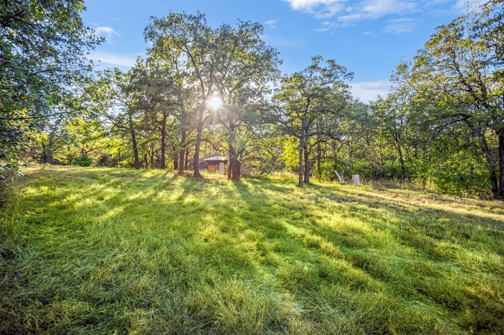 199 Cheyenne Trail Springtown, TX 76082