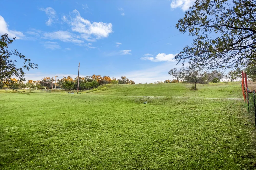 199 Cheyenne Trail Springtown, TX 76082