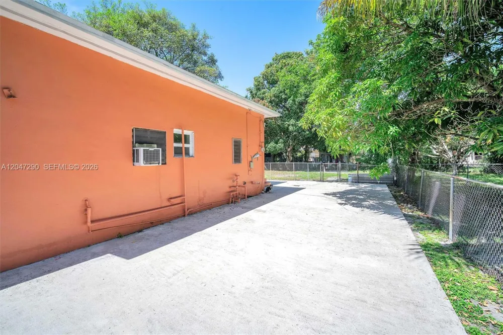 13140 Miami Ave #1 Miami, FL 33168