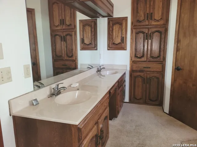 110 Post Oak Floresville, TX 78114