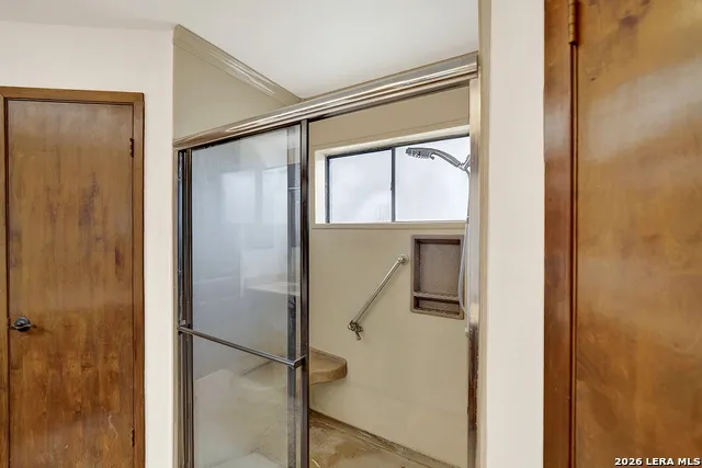 110 Post Oak Floresville, TX 78114