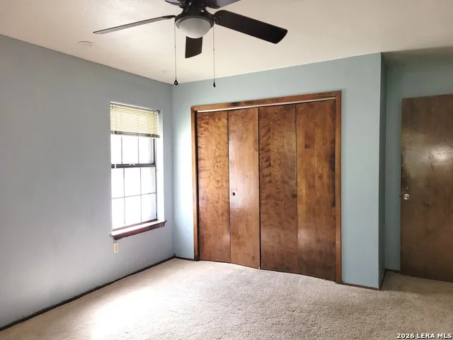 110 Post Oak Floresville, TX 78114
