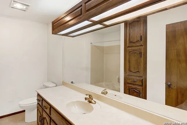 110 Post Oak Floresville, TX 78114