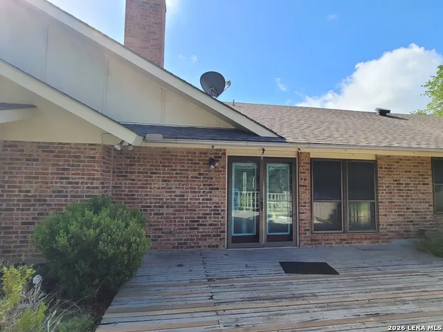 110 Post Oak Floresville, TX 78114
