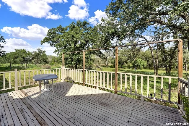 110 Post Oak Floresville, TX 78114