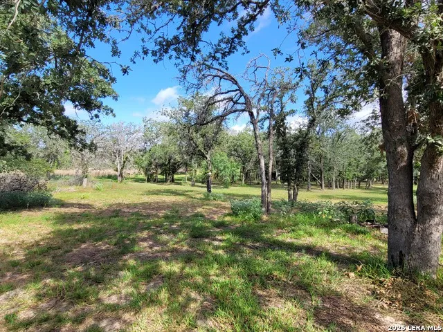 110 Post Oak Floresville, TX 78114