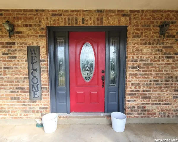 110 Post Oak Floresville, TX 78114