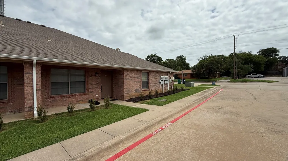 2335 Elm Street Denton, TX 76201