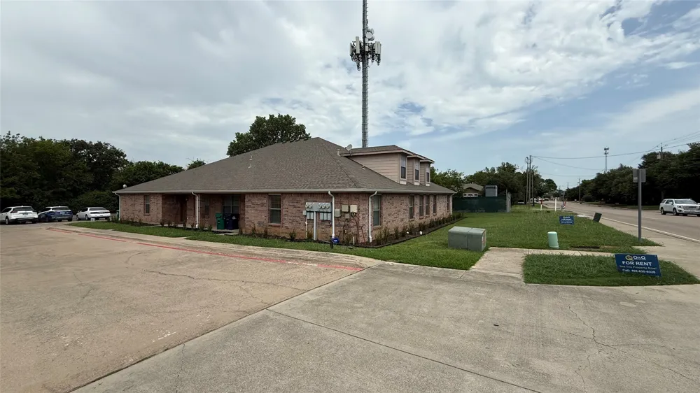 2335 Elm Street Denton, TX 76201