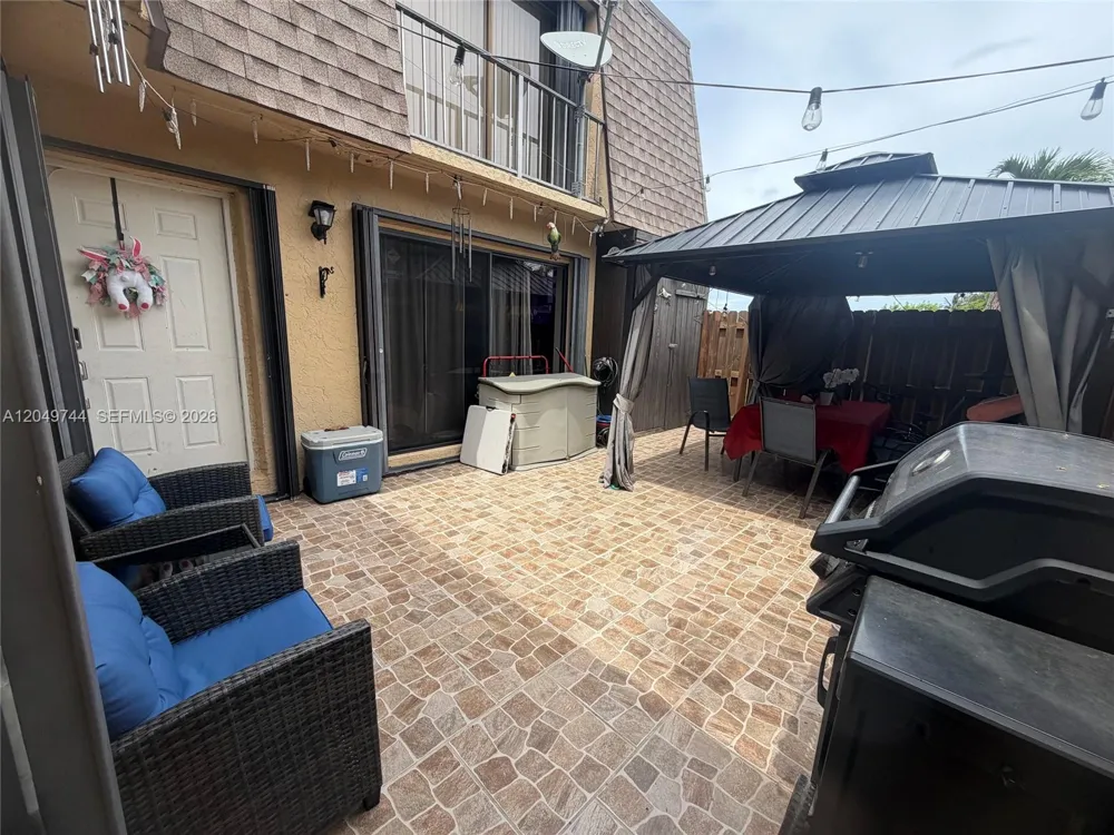 4804 Waterview Cir Palm Springs, FL 33461