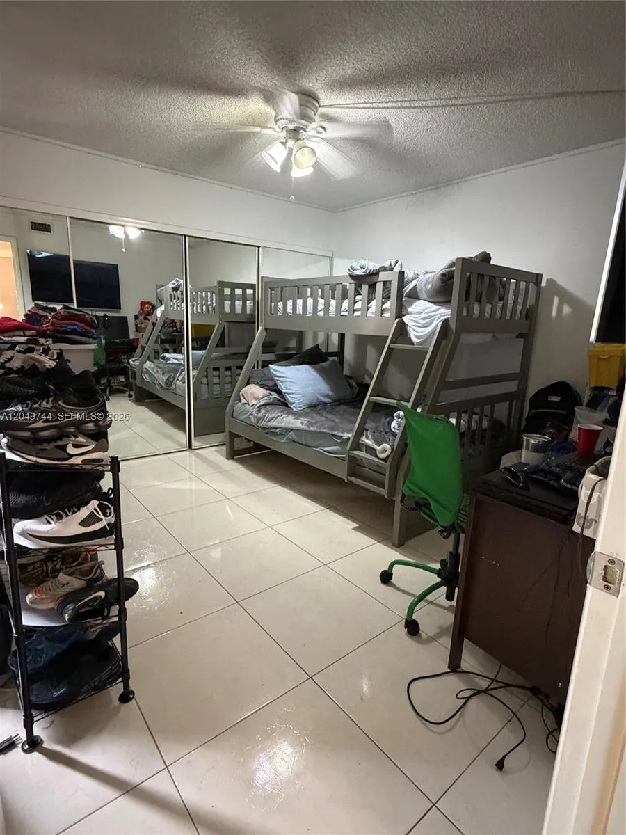 4804 Waterview Cir Palm Springs, FL 33461