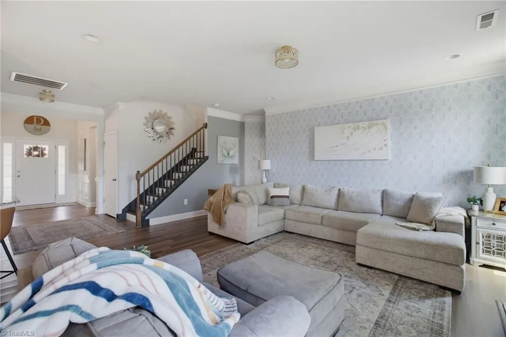 1837 Ridge Creek Drive Kernersville, NC 27284
