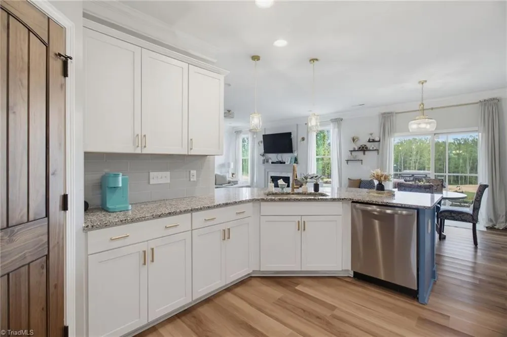 1837 Ridge Creek Drive Kernersville, NC 27284