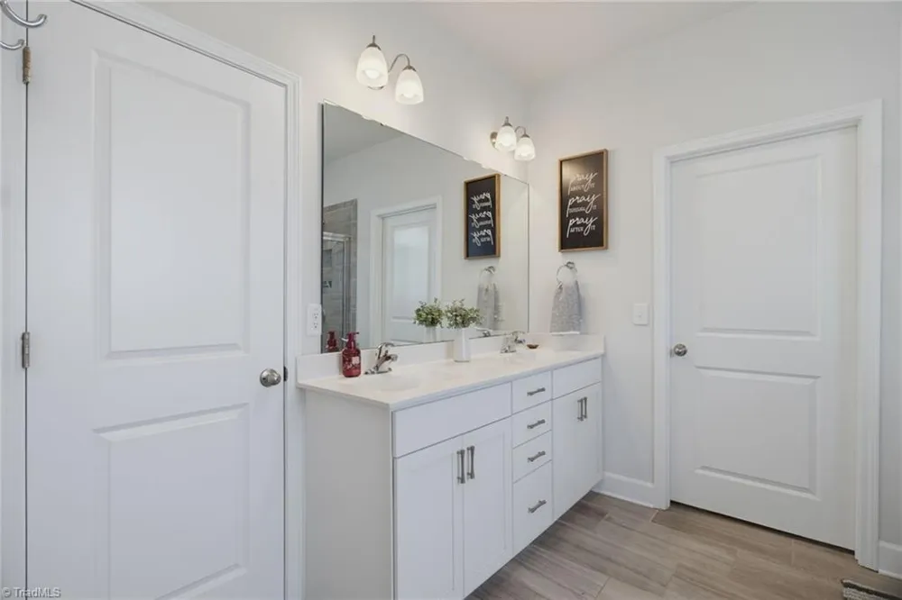 1837 Ridge Creek Drive Kernersville, NC 27284