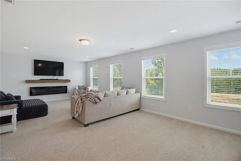 1837 Ridge Creek Drive Kernersville, NC 27284