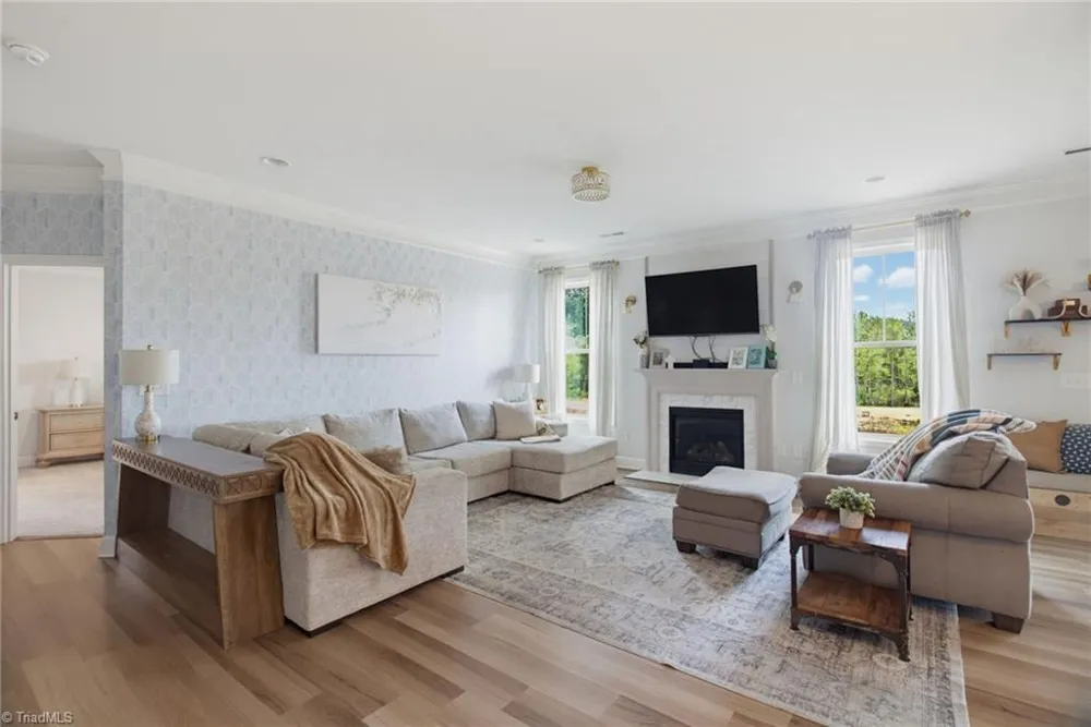 1837 Ridge Creek Drive Kernersville, NC 27284